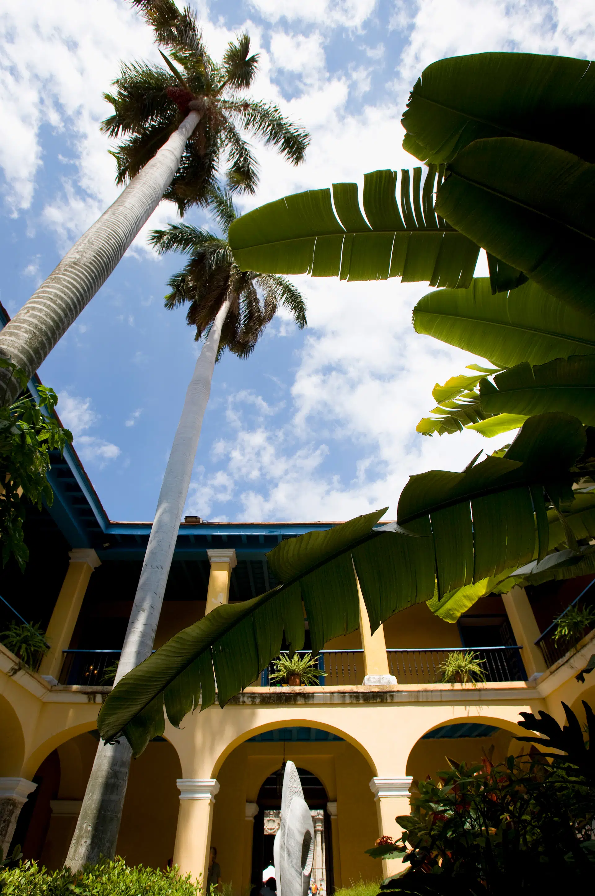 Elegant Hotel Courtyard - Your Brand