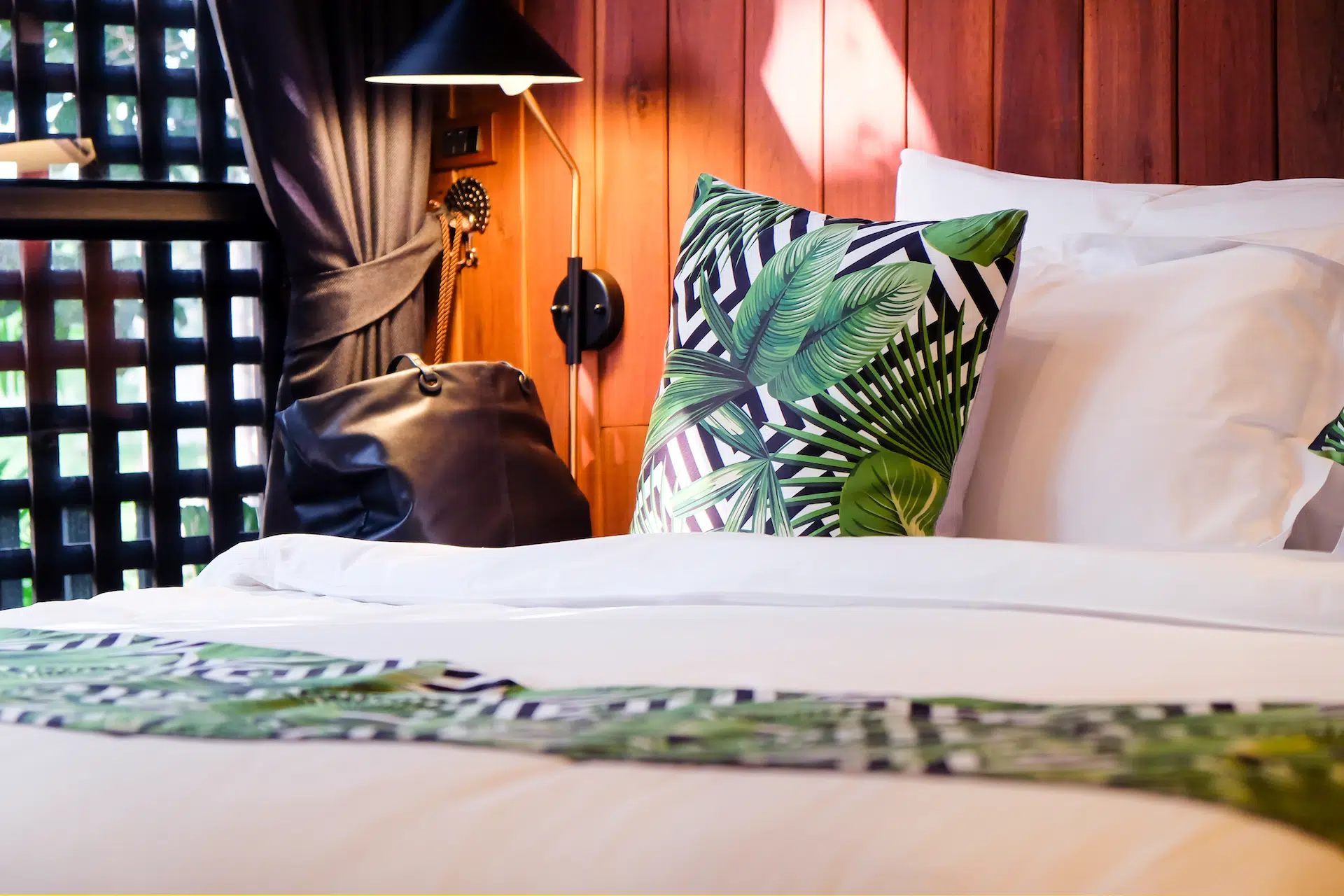 Secure Hotel Room - Data Isolation